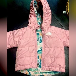 The north face toddler 9-18 months jacket reversible . Like new .